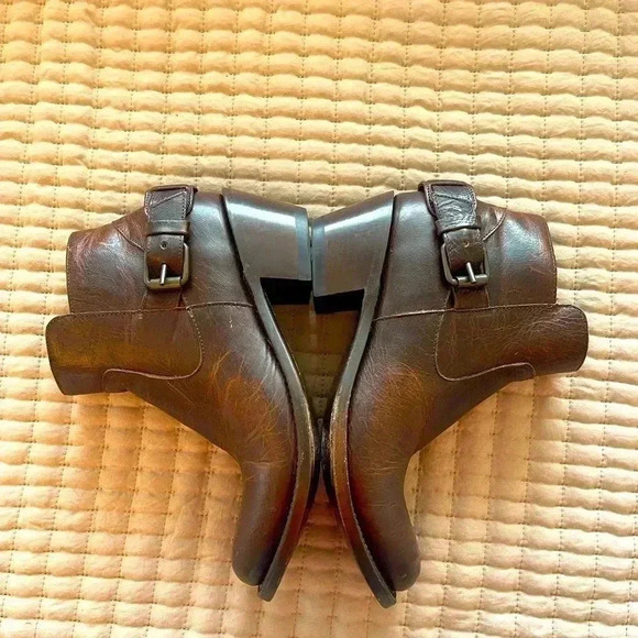 J.B. Dillon Shoes - J.B. Dillon Leather Cowboy Western Ankle Boots Size 7.5! In like new Condition!